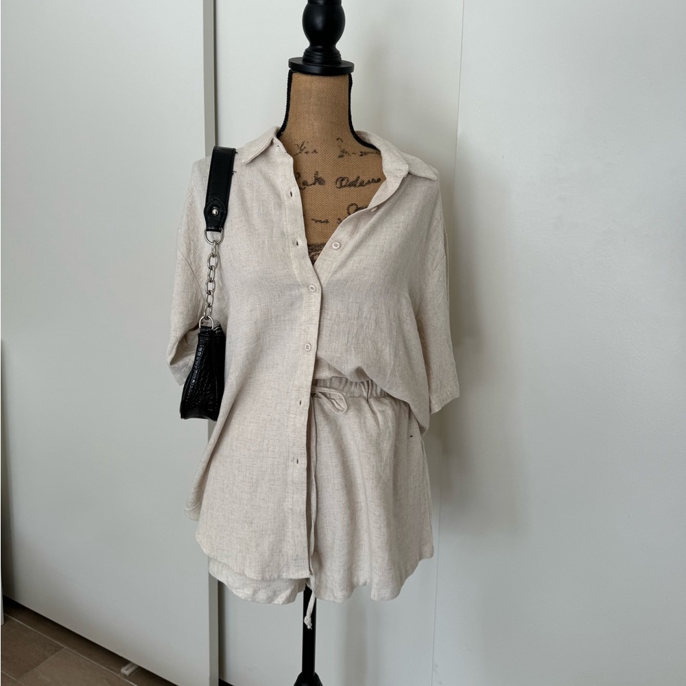 Linen Set - Picture 2 of 2